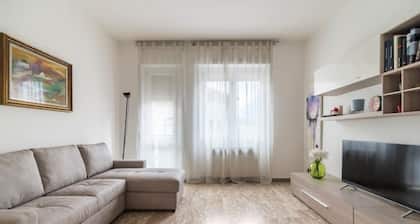 Como 68, Elegant apartment in the center of Como, 3 minutes from the historic center