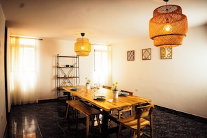 Apartment, Mountain View (H1-3) | In-room dining