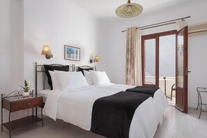 Premium bedding, memory foam beds, in-room safe, desk -  Sunset Paros Naousa (Paros)