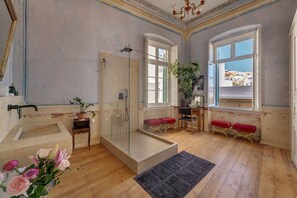 Hair dryer, towels, soap, shampoo