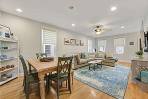 Televisión, estéreo, oficina