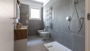 Shower, hair dryer, bidet, towels - Italianway - Piranesi 18 B int. C.345 - City View (Milan)