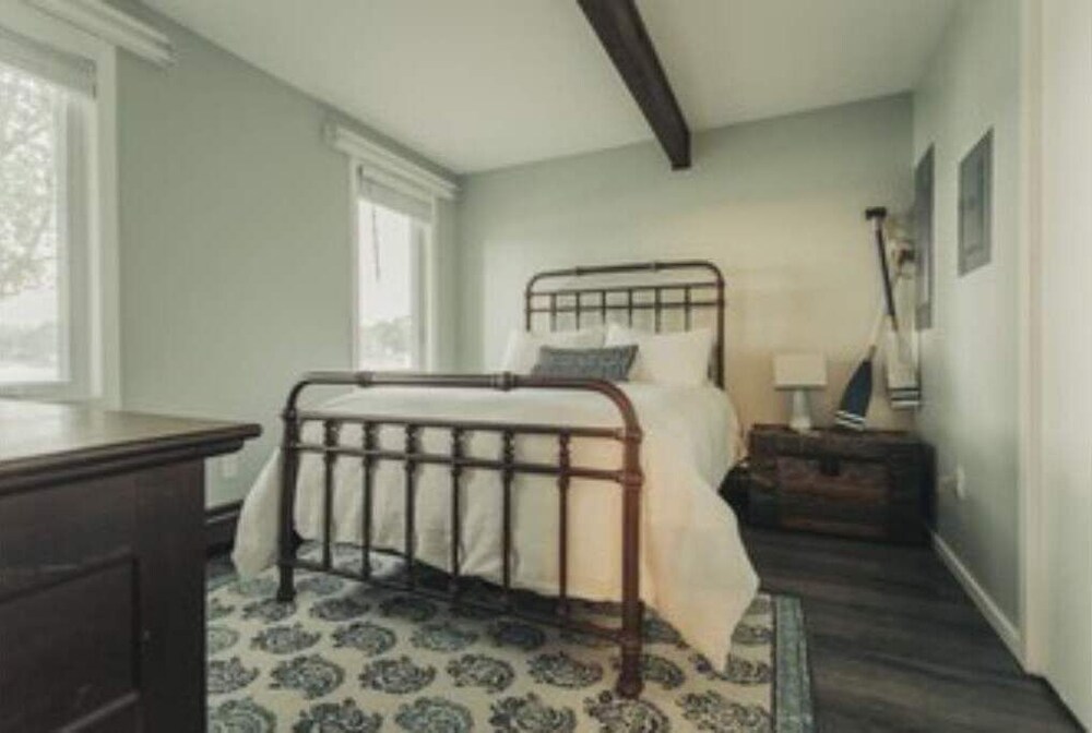 Exceptional cottage on the north shore of Cuba Lake Allegany County