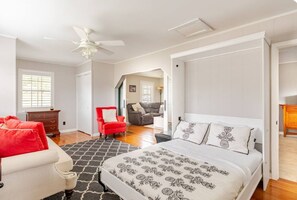 4 chambres, bureau, fer et planche à repasser, accès au Wi-Fi (inclus)