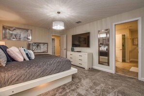 7 bedrooms, iron/ironing board, WiFi, bed sheets