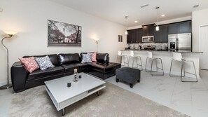 Smart TV, fireplace - Exclusive Promo - 4 Beds/3 Baths Storey Lake 3079 JD (Kissimmee)