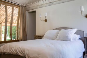 6 chambres, fer et planche à repasser, Wi-Fi, draps fournis