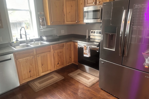 Refrigerador, microondas, horno, placa de cocina