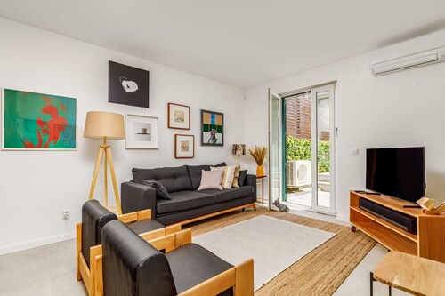 Haus Abel - with pool and garden in central Lisbon