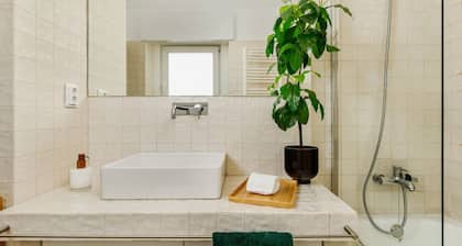 Haus Abel - with pool and garden in central Lisbon