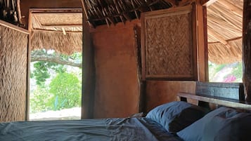 1 bedroom, bed sheets