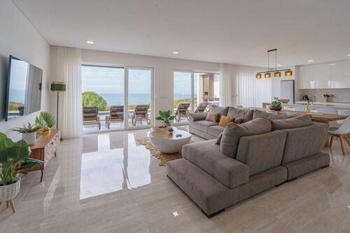 Axess Villa with panoramic ocean view