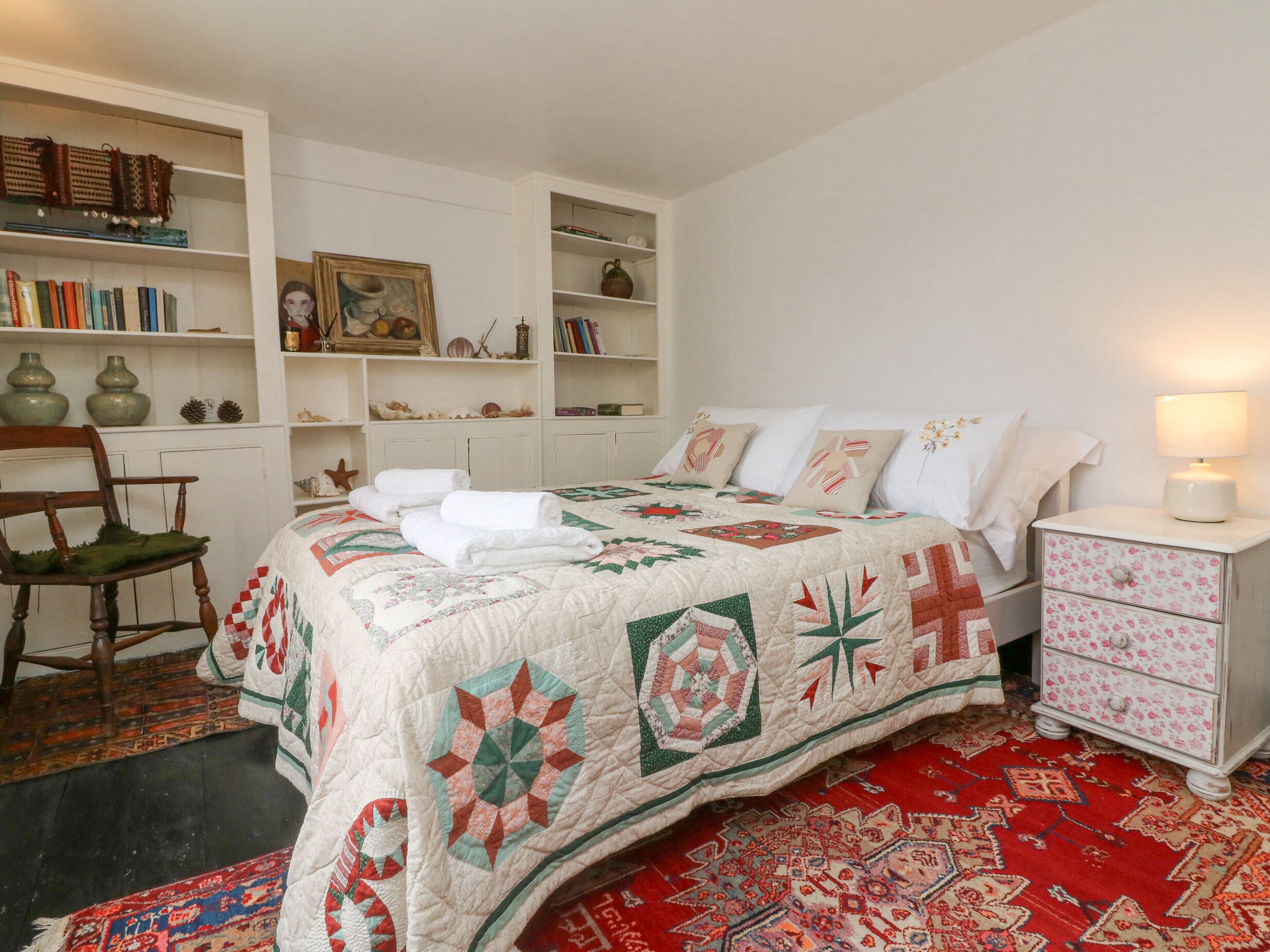 2 habitaciones, decoración personalizada y muebles diferentes 