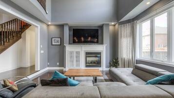 Nhà, 4 phòng ngủ, ban công, quang cảnh vườn | Phòng khách