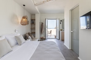 Junior-Suite, Stadtblick | Allergikerbettwaren, Zimmersafe, schallisolierte Zimmer