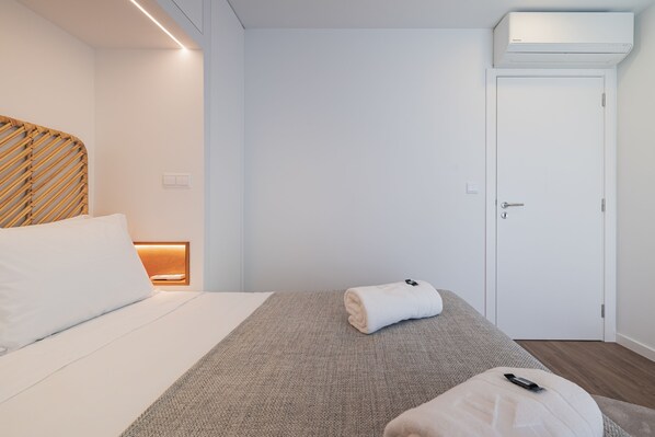 2 Schlafzimmer, BĂŒgeleisen/BĂŒgelbrett, WLAN, BettwĂ€sche