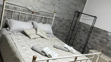 1 sovrum, wi-fi och sÀngklÀder