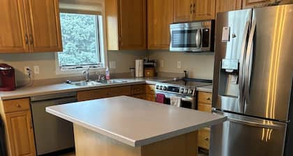 Great place to stay, close to everything in a secure neighborhood!