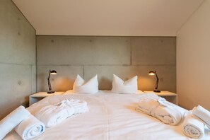 2 bedrooms, iron/ironing board, free WiFi