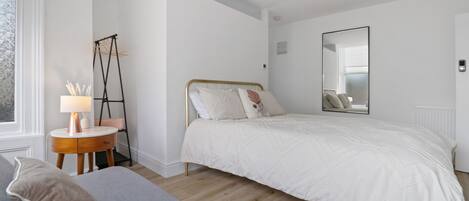 Studio – standard, eget bad, byutsikt (Estudios Standar ) | Individuelt innredet, wi-fi (inkludert) og sengetøy