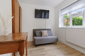 Monolocale Superior, patio, vista cortile | 2 camere, con arredamento individuale, Wi-Fi gratuito, lenzuola