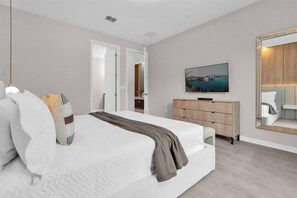 9 室のベッドルーム、旅行用ベビーベッド、WiFi、ベッドシーツ