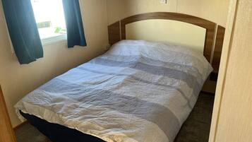 Chalet | 3 bedrooms, free wired internet, bed sheets