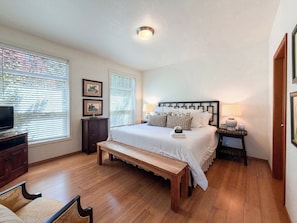 2 bedrooms, iron/ironing board, travel crib, free WiFi