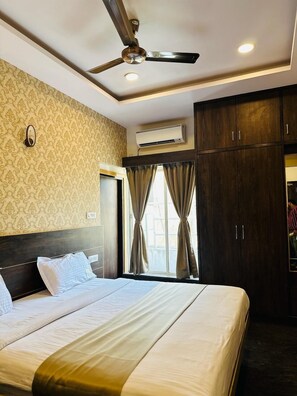 Phòng Deluxe | Bộ trải giường bằng vải cotton Ai Cập, bộ đồ giường cao cấp