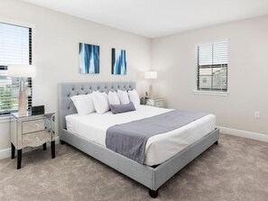 6 slaapkamers, een strijkplank/strijkijzer, wifi, beddengoed