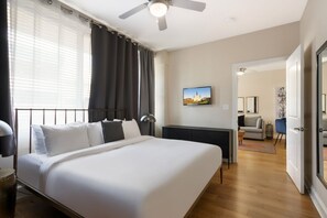 1 habitación, tabla de planchar con plancha, wifi y ropa de cama 