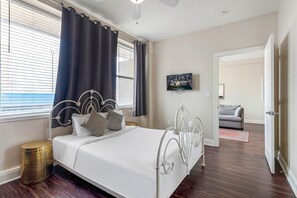 1 chambre, fer et planche Ă repasser, Wi-Fi, draps fournis