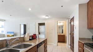Coffee/tea maker, fridge, microwave, oven - NOLA Escape: City Chic 1BR Condo with Rooftop Pool (New Orleans)