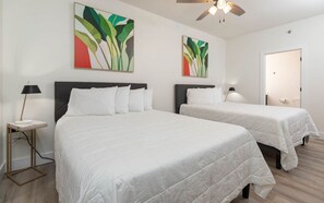 2 Schlafzimmer, Bügeleisen/Bügelbrett, Bettwäsche