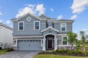 Exterior - Lovely Pool Home with Spa and Game Room (Champions Gate)