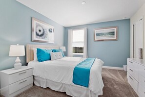 8 bedrooms, iron/ironing board, WiFi, bed sheets - Spacious 8 Bed Pool Home with Game Room (Reunion)
