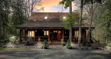 Beautiful Oconomowoc Log Home on 5.7 acres