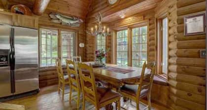 Beautiful Oconomowoc Log Home on 5.7 acres