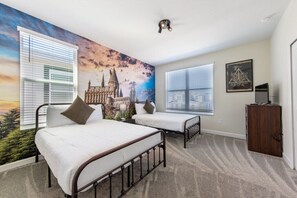 5 bedrooms, iron/ironing board, WiFi, bed sheets