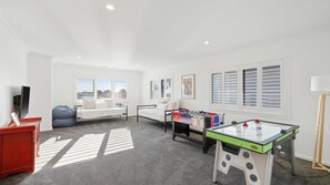 Game room - Cowes Market Oasis with private pool (Cowes)