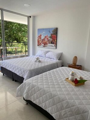 Desk, free WiFi, bed sheets - AKUAIPPA HOSTAL RESTAURANT (Santa Marta)