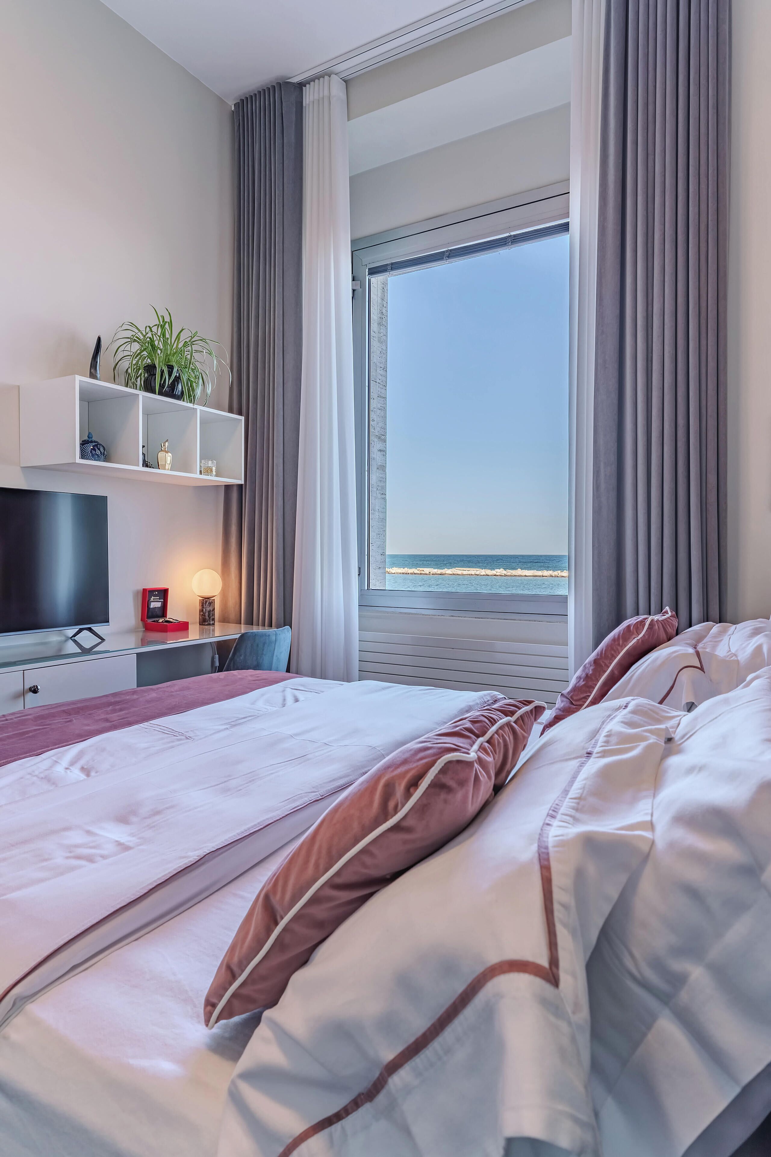 1 soverom, strykejern/-brett, reiseseng for barn og wi-fi (inkludert)