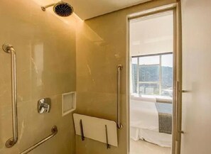 Toallas, jabón y papel higiénico