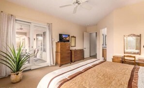 2 bedrooms, desk, iron/ironing board, free WiFi - Anthem Country Club w/Spa Pool (New River)
