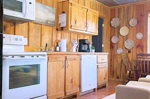 ثلاجة، ميكروويف، فرن، موقد طهي مسطح