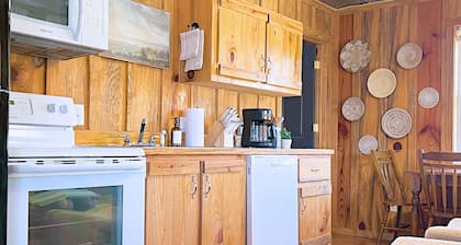 Beautiful Cabin 8 minutes from The Crater of Diamonds