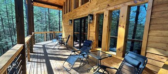 Whispering Woods_  Hot Tub _Waterfall _ Arcade _3 story Cabin