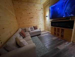 Smart-tv, eldstad och tv-spel