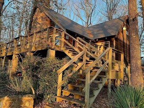 Exterior - Cozy lake retreat at Tannenbaum Golf Club. Perfect for viewing the Eclipse! (Drasco)