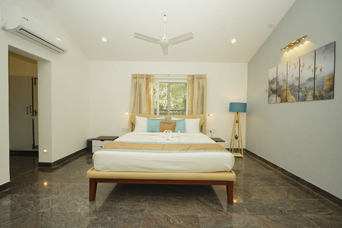 Executive Room | Egyptian cotton sheets, premium bedding, down comforters
